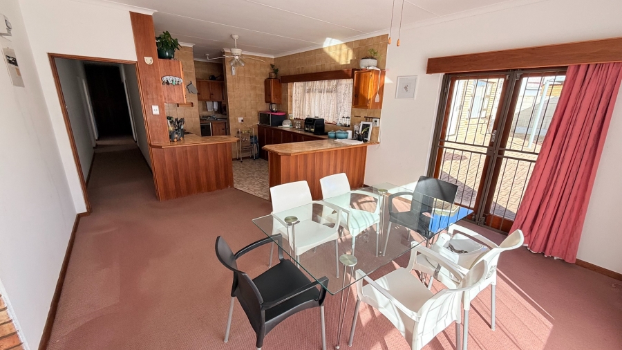 To Let 3 Bedroom Property for Rent in Heiderand Western Cape